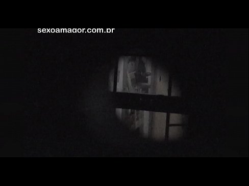 ❤️ Блондинку тайно снимает на видео соседский вуайерист, спрятанный за полыми кирпичами ️ Порнушка на сайте hentaisea-com.ru ❌️❤