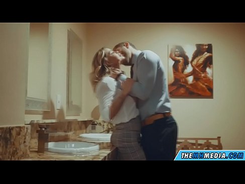 ❤️ когда грудастая блондинка соблазняет тебя в общественном туалете ️ Порнушка на сайте hentaisea-com.ru ❌️❤